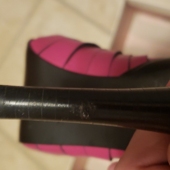 BCBG heels - Picture 6 of 7